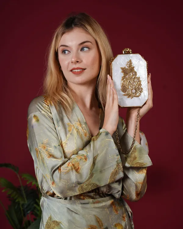 Elowen_Ivory_MOP_Clutch